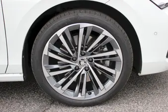 Škoda Superb L&K