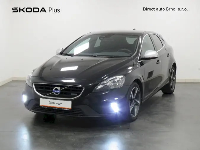V40