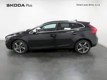 V40 