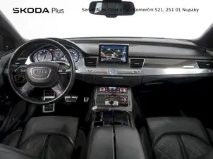 Audi S8 