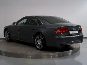 Audi S8