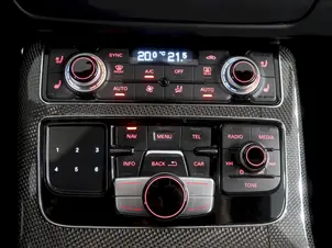 Audi S8 