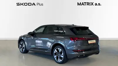 Audi E-tron 