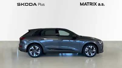Audi E-tron 