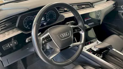 Audi E-tron 