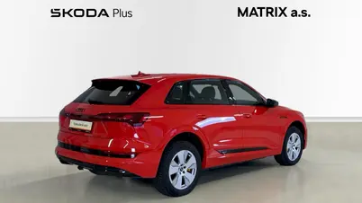 Audi E-tron 