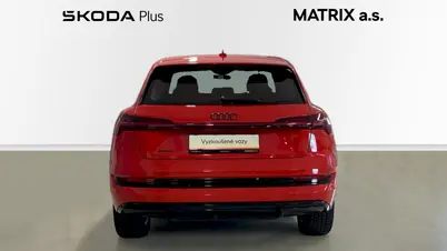 Audi E-tron 