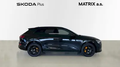 Audi E-tron 