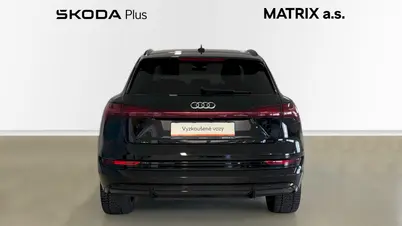 Audi E-tron 