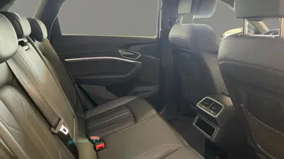 Audi E-tron 
