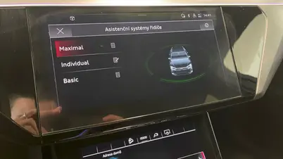 Audi E-tron 