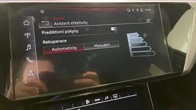 Audi E-tron 