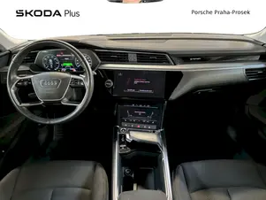 Audi E-tron 
