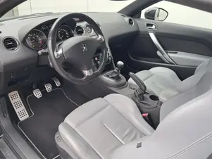 Peugeot RCZ 
