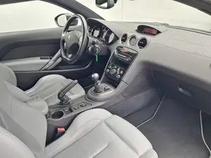Peugeot RCZ 