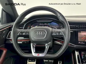 Audi SQ8 