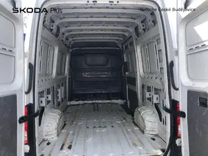 Volkswagen Crafter - skříňový vůz  