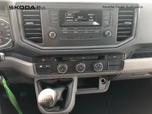Volkswagen Crafter - skříňový vůz  