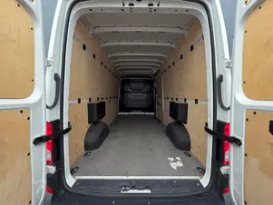 Volkswagen Crafter - skříňový vůz