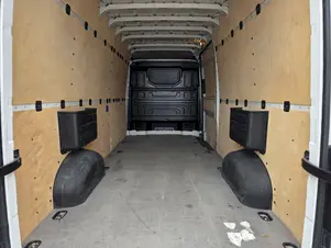 Volkswagen Crafter - skříňový vůz