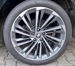 Škoda Superb L&K