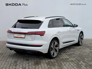 Audi E-tron 