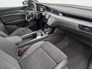 Audi E-tron 