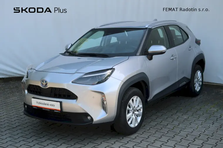 YARIS CROSS