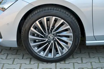 Škoda Superb L&K