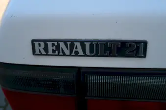 Renault R21 