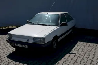 Renault R21