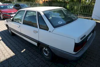 Renault R21