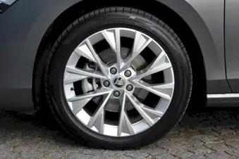 Škoda Superb Selection