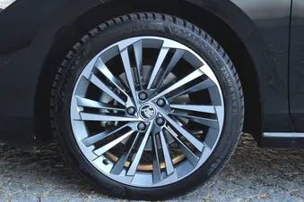 Škoda Superb L&K