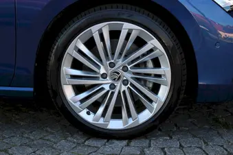 Škoda Superb L&K