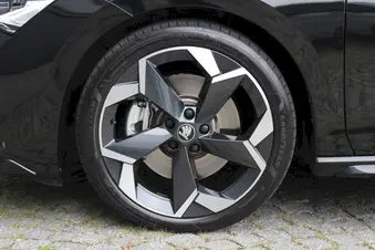 Škoda Superb SportLine