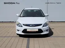 i30