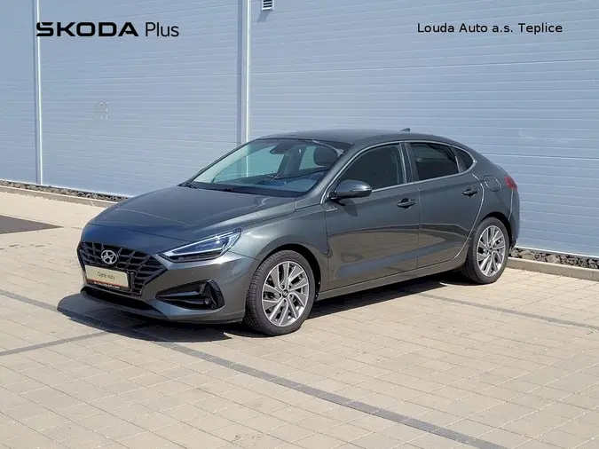 i30