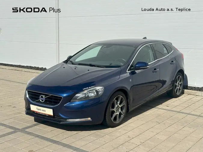 V40