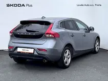 V40