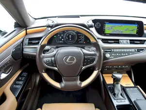 Lexus ES 300h 