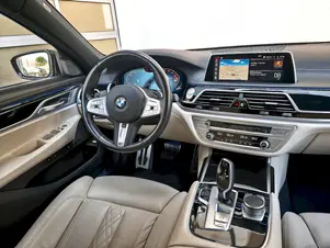 BMW 750 