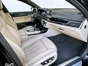 BMW 750 