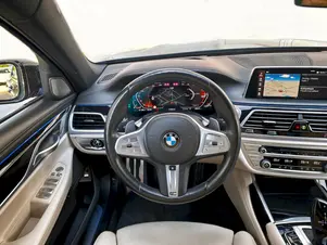 BMW 750