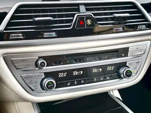 BMW 750 