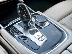 BMW 750