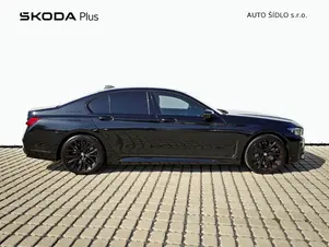 BMW 750