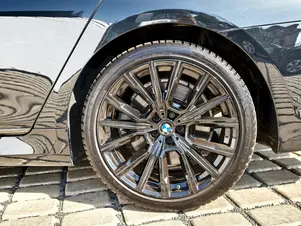 BMW 750 