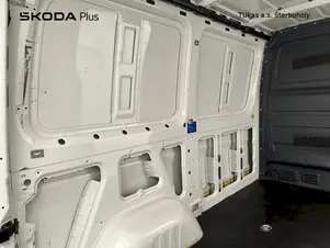 Volkswagen Crafter - skříňový vůz  
