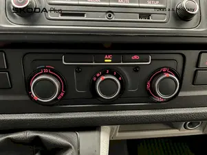 Volkswagen Transporter - skříňový vůz  